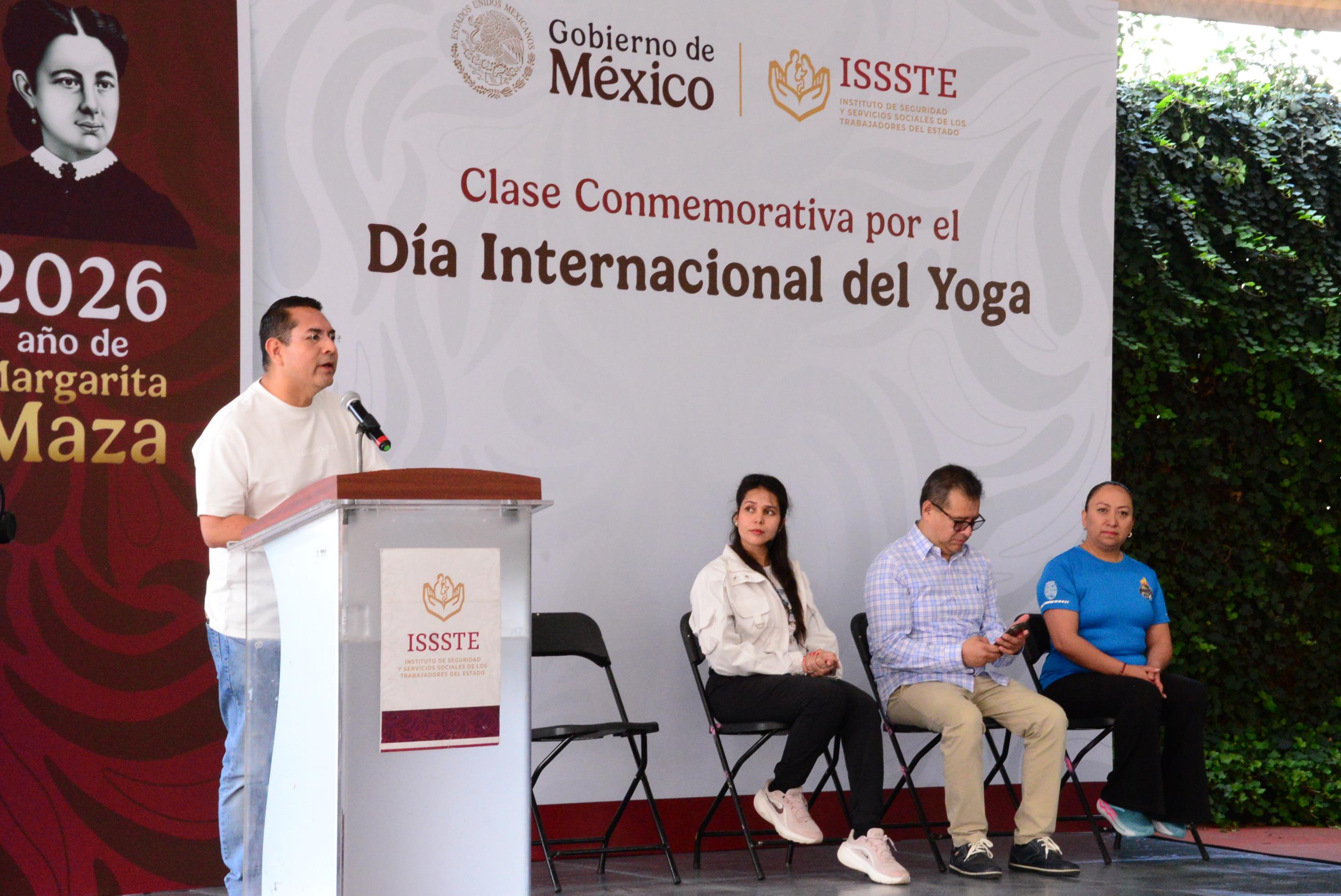 Clase Conmemorativa Por el “Día Internacional Del Yoga”, en el Centro Social, Cultural y Deportivo del SNTISSSTE